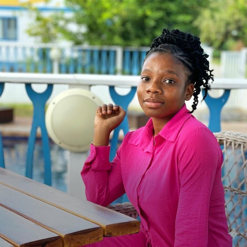 Esmenia Macome