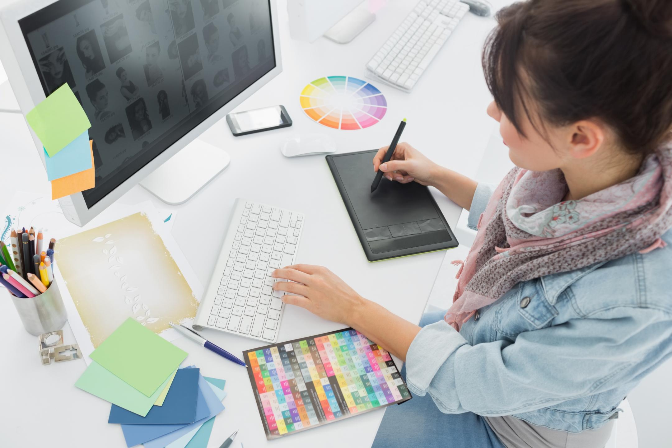 8 Best Graphic Design Tools For Keeping Your Remote Team Together